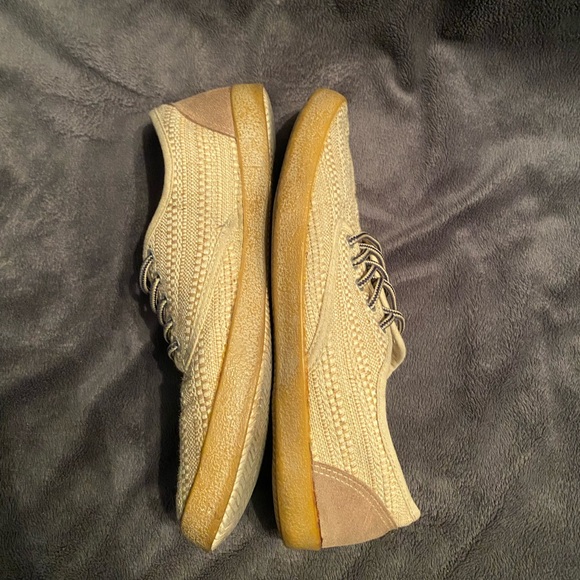 Urban Outfitters men's. M9 - Picture 2 of 6